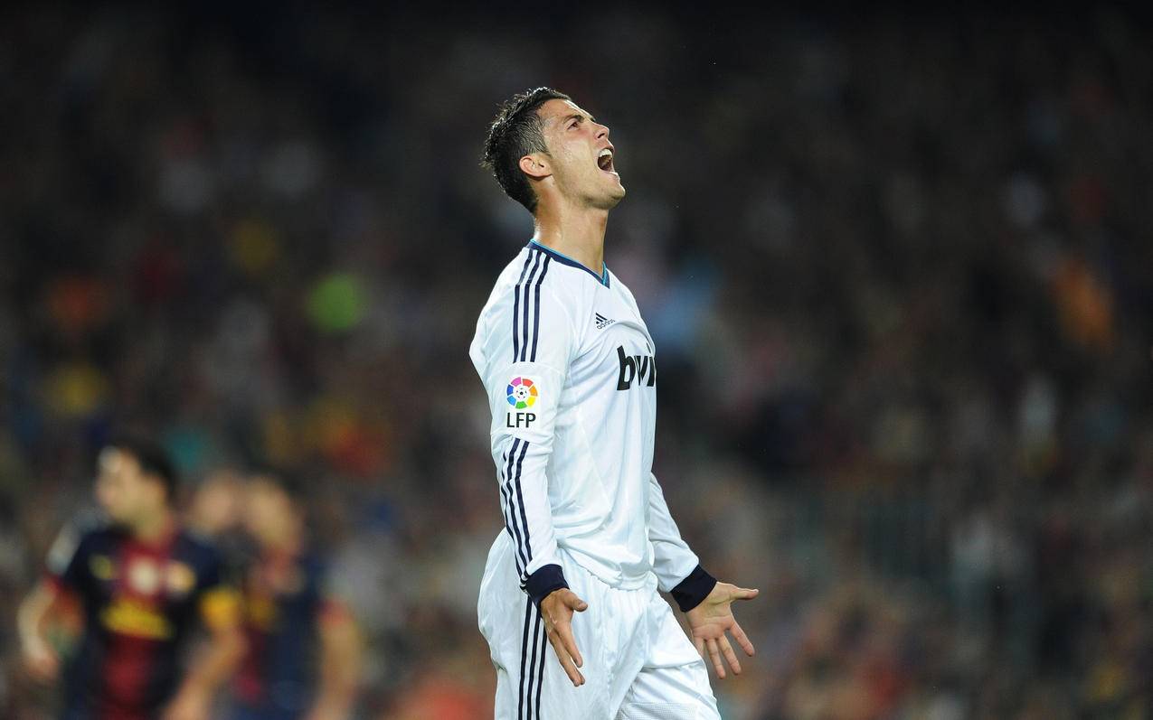 [德甲]吉滕斯闪开防守 右脚兜射扩大比分