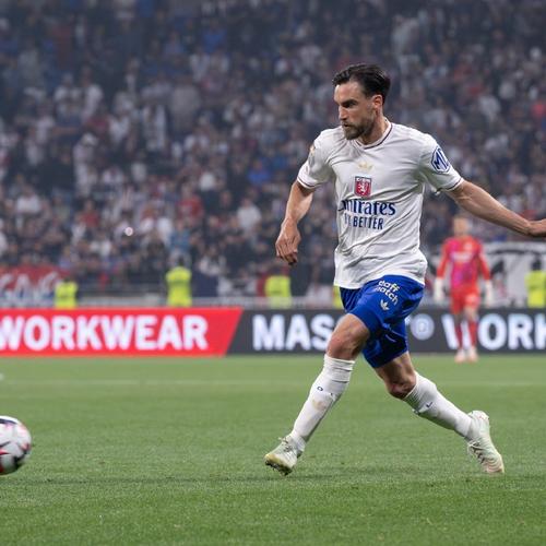 湖人防守崩盘第22名！瞄准公牛24岁悍将，到期合同+新秀就能换？